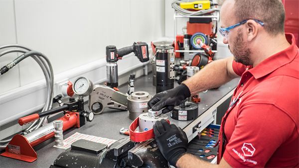 波霆代理德國原裝進(jìn)口液壓扭力扳手,數(shù)顯充電,氣動(dòng),電動(dòng)扭矩扳手