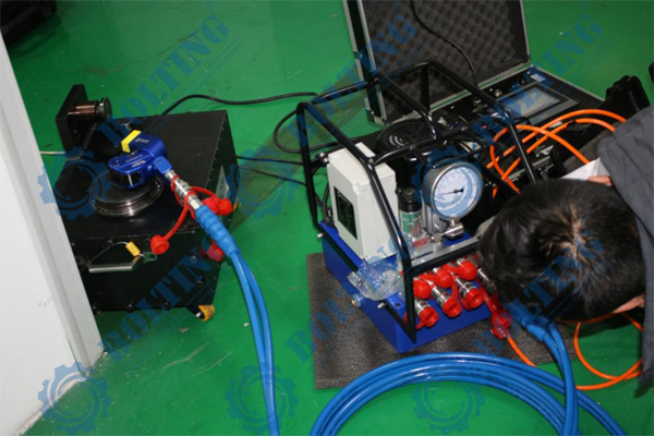 液壓扭力扳手第三方扭矩校驗(yàn)檢測(cè)，液壓扭力扳手怎樣使用扭矩更精準(zhǔn)，配什么樣的液壓扭力