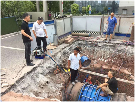 波霆PE55電動(dòng)液壓扭力扳手泵、8MXT方驅(qū)液壓力矩扳手助力重慶某自來(lái)水廠更換供水管道